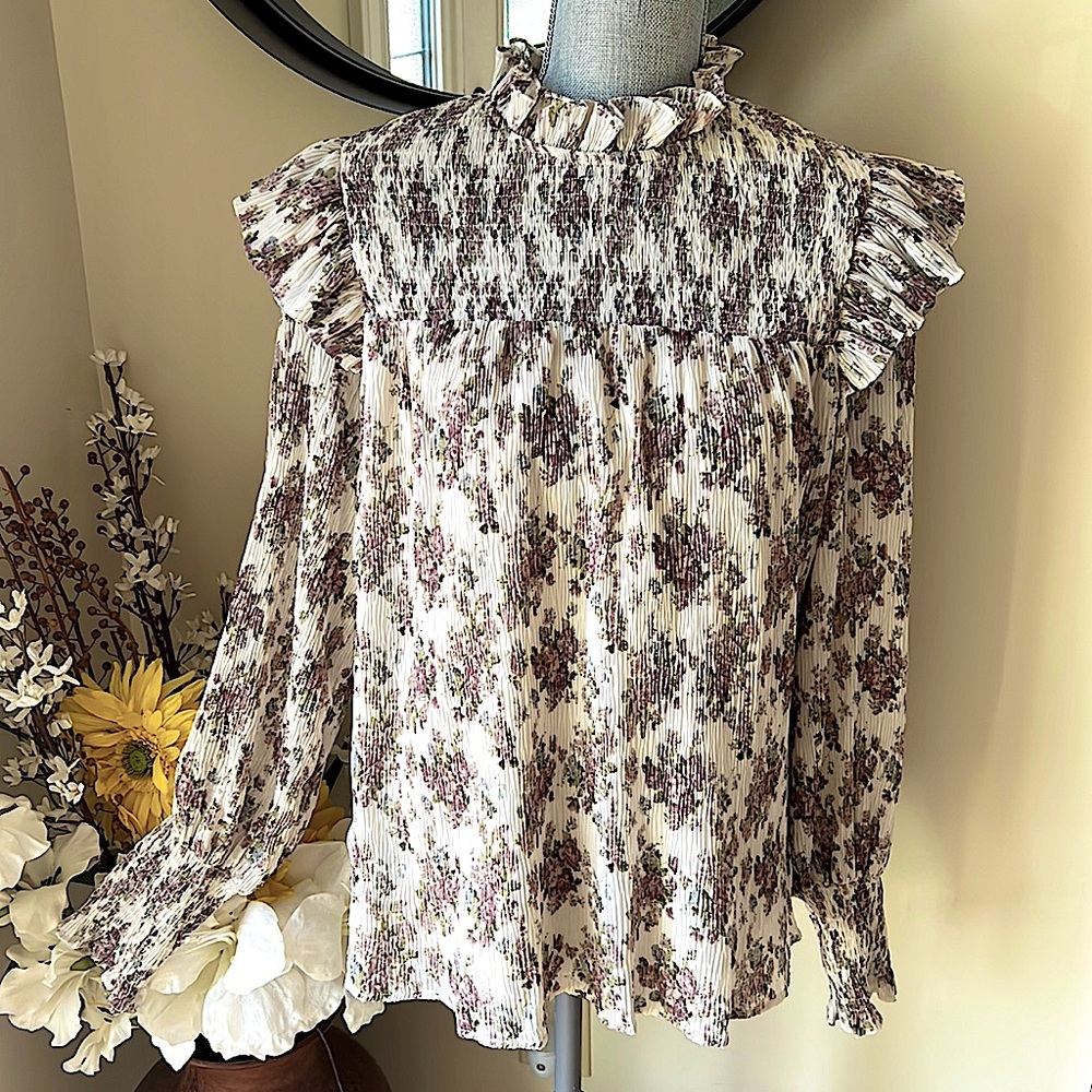 NWT Jacquie the label Lilac Floral Smocked Blouse in Natural. Size Medium
